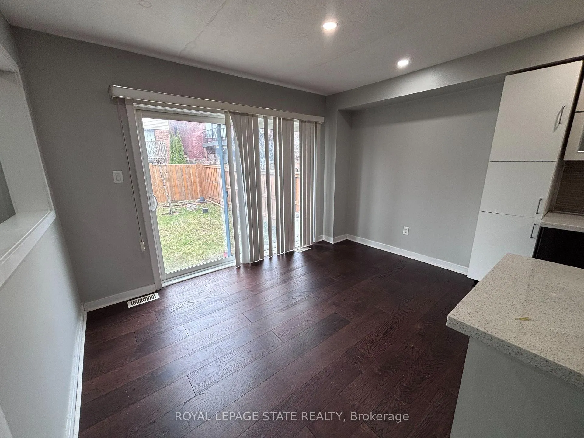 Photo 6 of 88 West Glen Avenue, Hamilton, Stoney Creek Mountain — HOMEH
