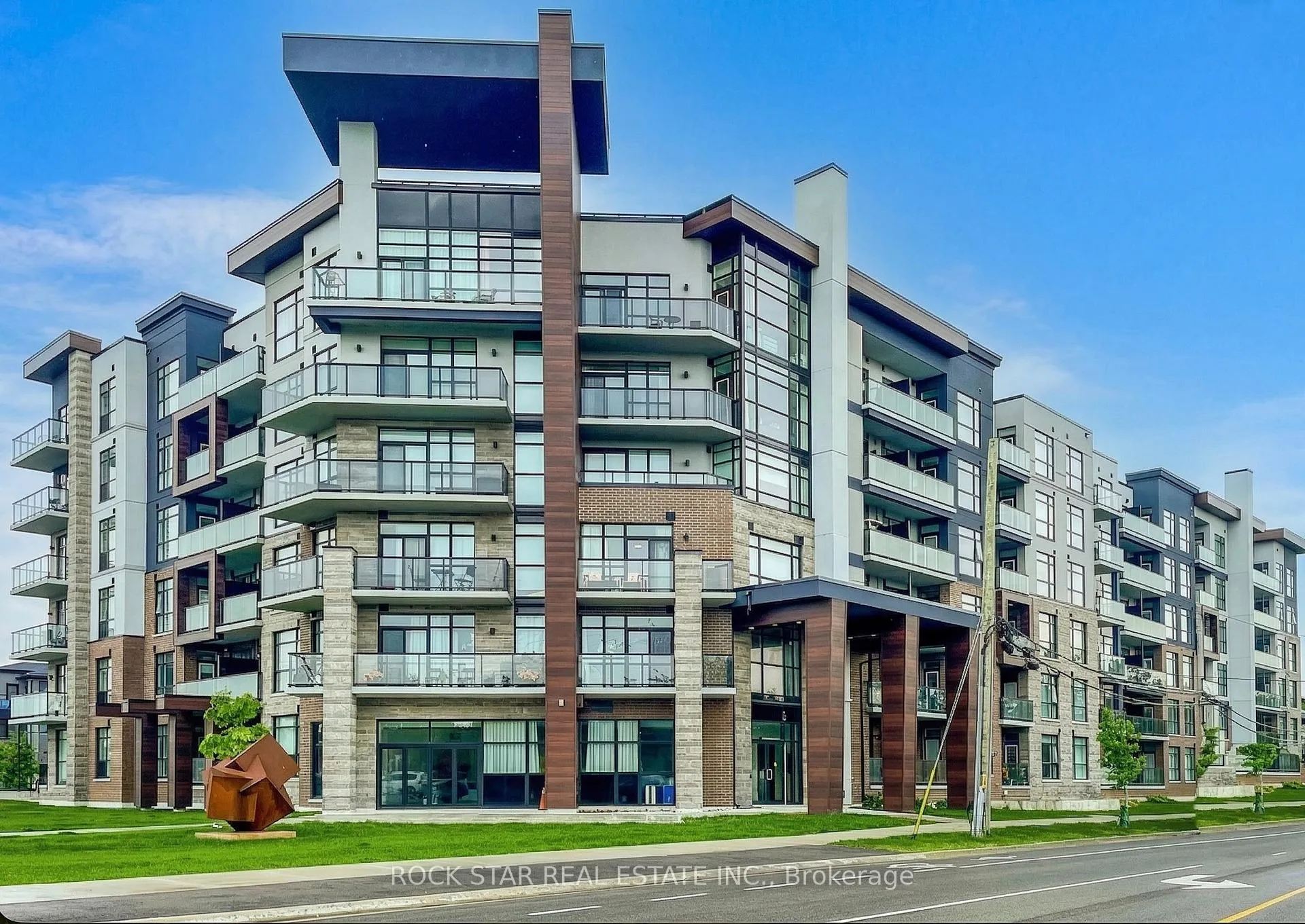 Photo 1 of Unit 417, 600 North Service Road, Hamilton, Stoney Creek — HOMEH