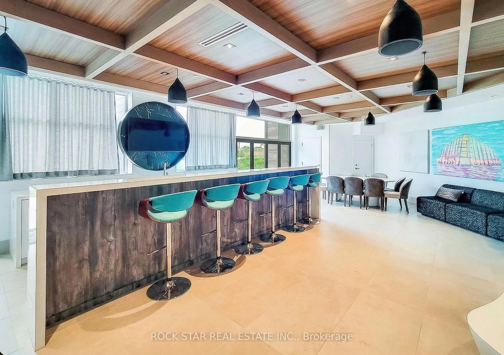 Photo 2 of Unit 417, 600 North Service Road, Hamilton, Stoney Creek — HOMEH