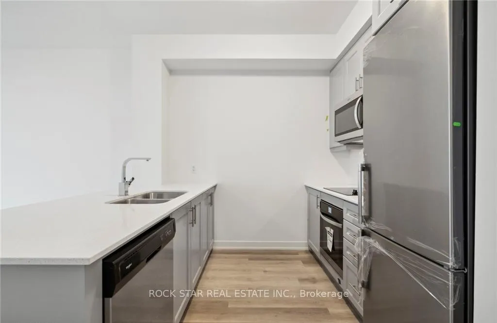 Photo 6 of Unit 417, 600 North Service Road, Hamilton, Stoney Creek — HOMEH