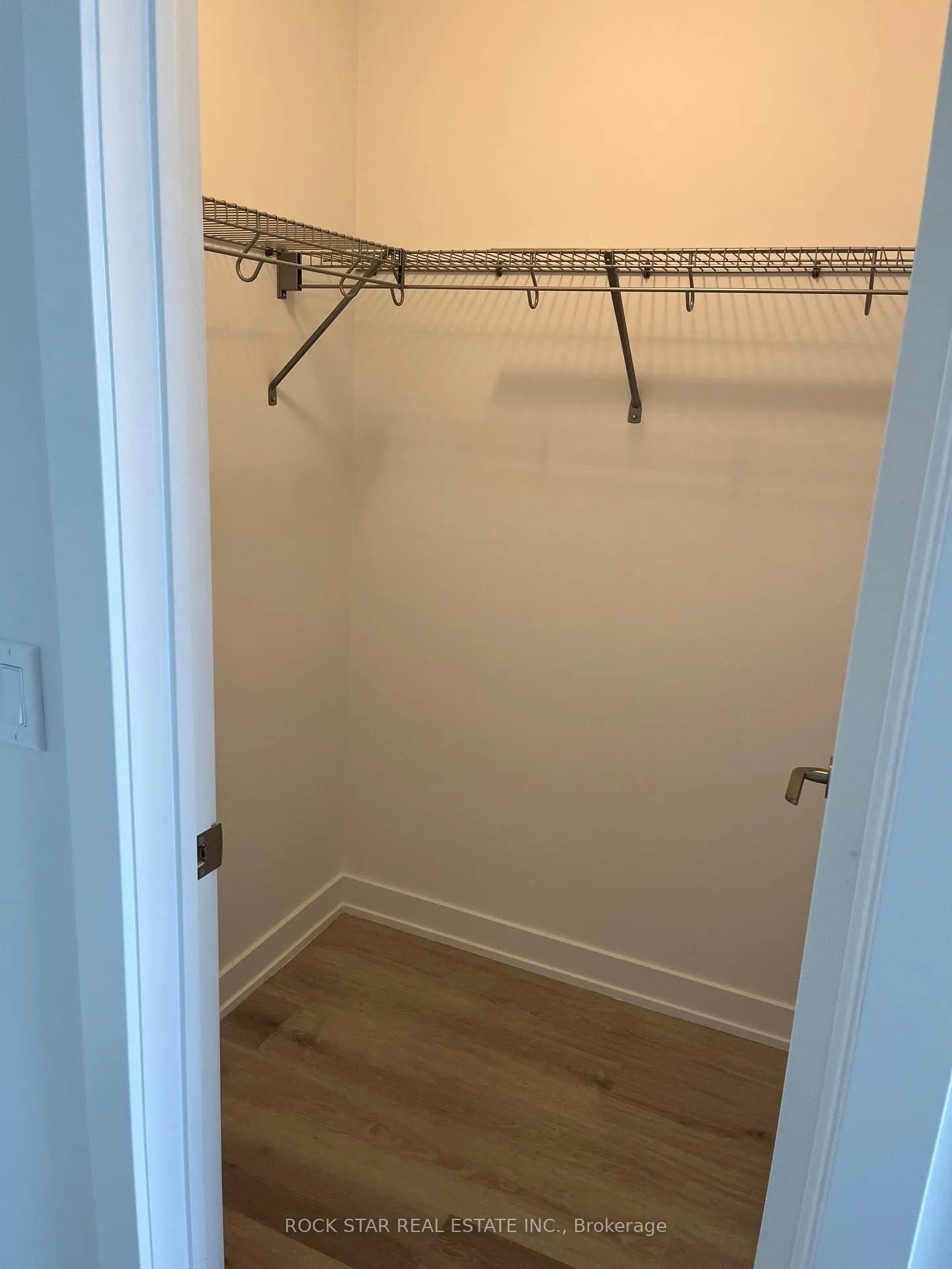 Photo 15 of Unit 417, 600 North Service Road, Hamilton, Stoney Creek — HOMEH