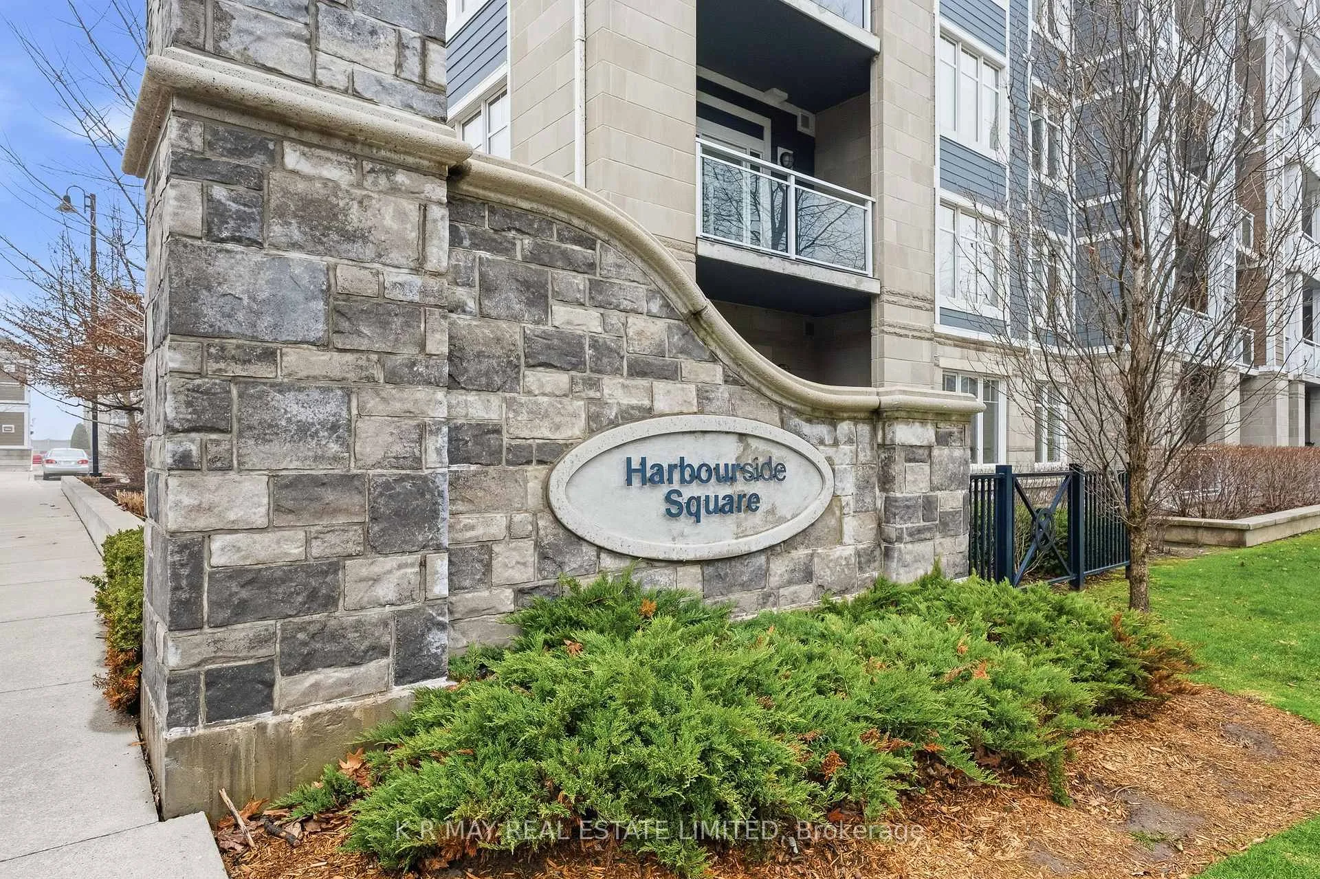 Photo 2 of Unit 106, 660 Gordon Street, Whitby, Port Whitby — HOMEH