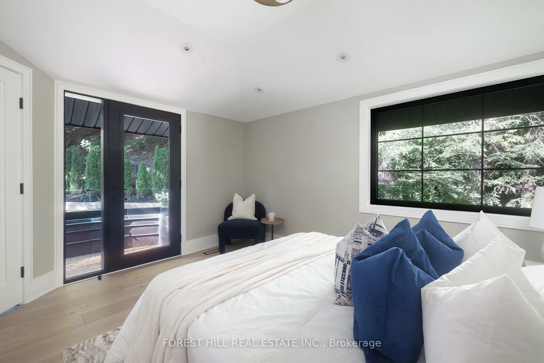 Photo 31 of 52 Roxborough Drive, Toronto, Rosedale-Moore Park — HOMEH