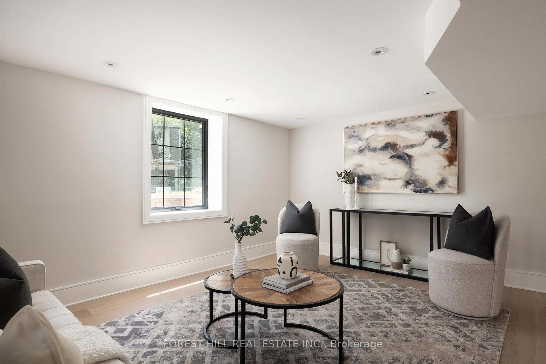 Photo 32 of 52 Roxborough Drive, Toronto, Rosedale-Moore Park — HOMEH