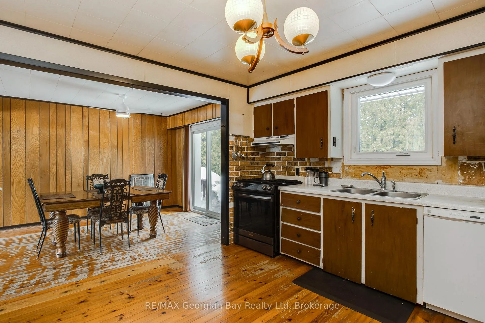 Photo 9 of 41 Beaufort Crescent, Tiny, Rural Tiny — HOMEH