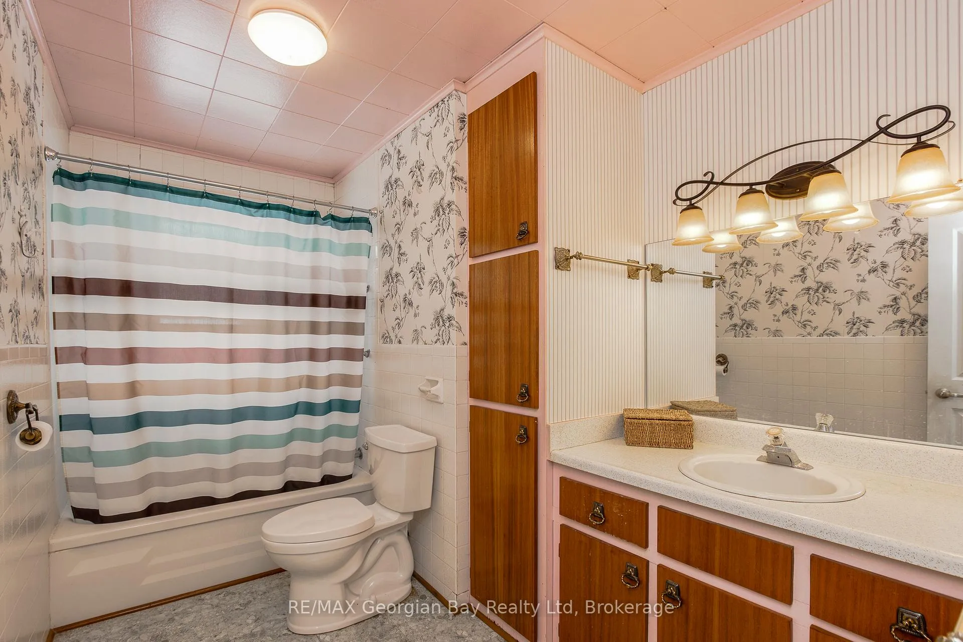 Photo 10 of 41 Beaufort Crescent, Tiny, Rural Tiny — HOMEH