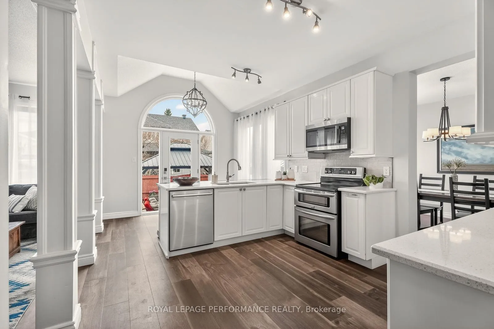 Photo 8 of 1820 Mccallum Drive, Ottawa, Fallingbrook/Gardenway South — HOMEH