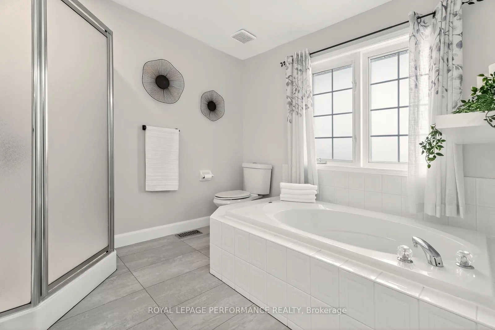 Photo 27 of 1820 Mccallum Drive, Ottawa, Fallingbrook/Gardenway South — HOMEH