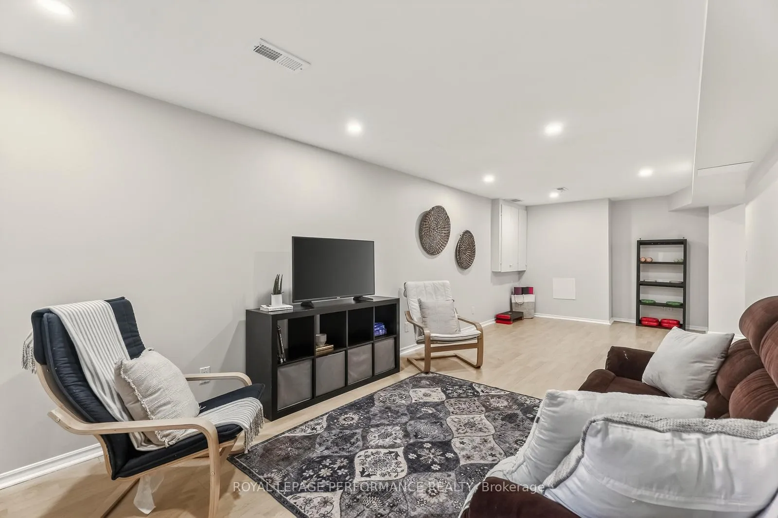 Photo 38 of 1820 Mccallum Drive, Ottawa, Fallingbrook/Gardenway South — HOMEH