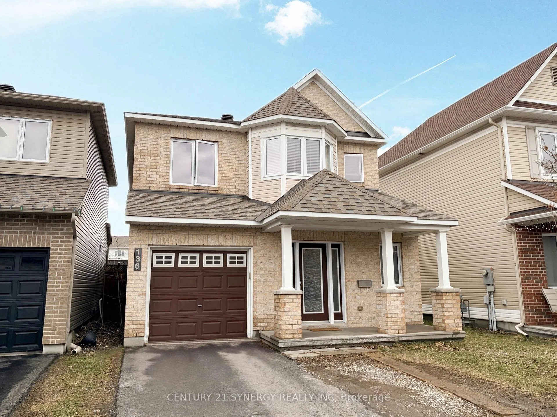 Photo 2 of 136 Piazza Circle, Ottawa, Barrhaven - Strandherd — HOMEH