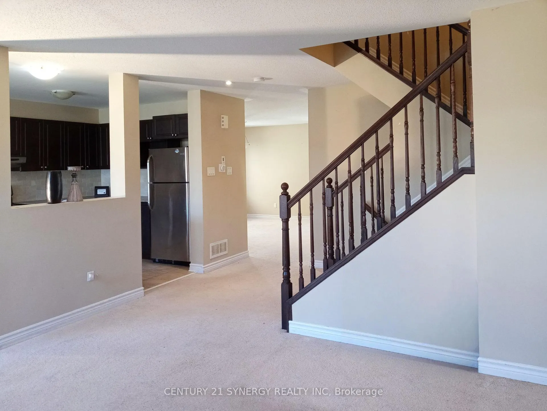 Photo 7 of 136 Piazza Circle, Ottawa, Barrhaven - Strandherd — HOMEH