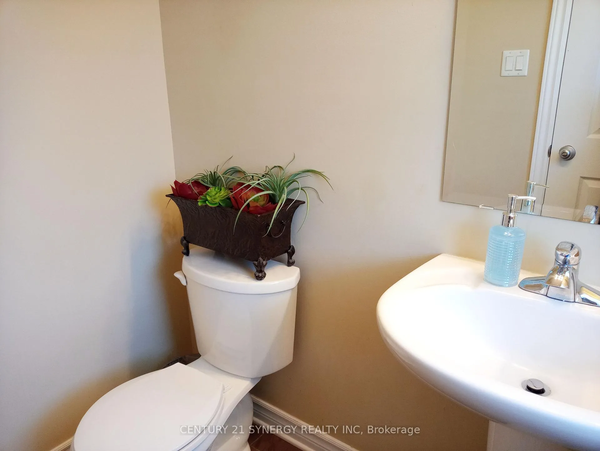Photo 9 of 136 Piazza Circle, Ottawa, Barrhaven - Strandherd — HOMEH