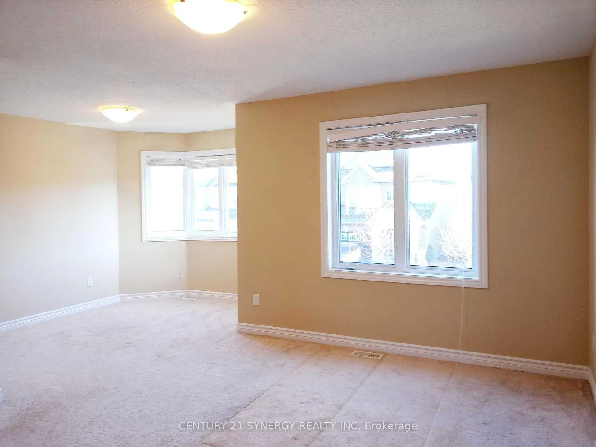 Photo 12 of 136 Piazza Circle, Ottawa, Barrhaven - Strandherd — HOMEH