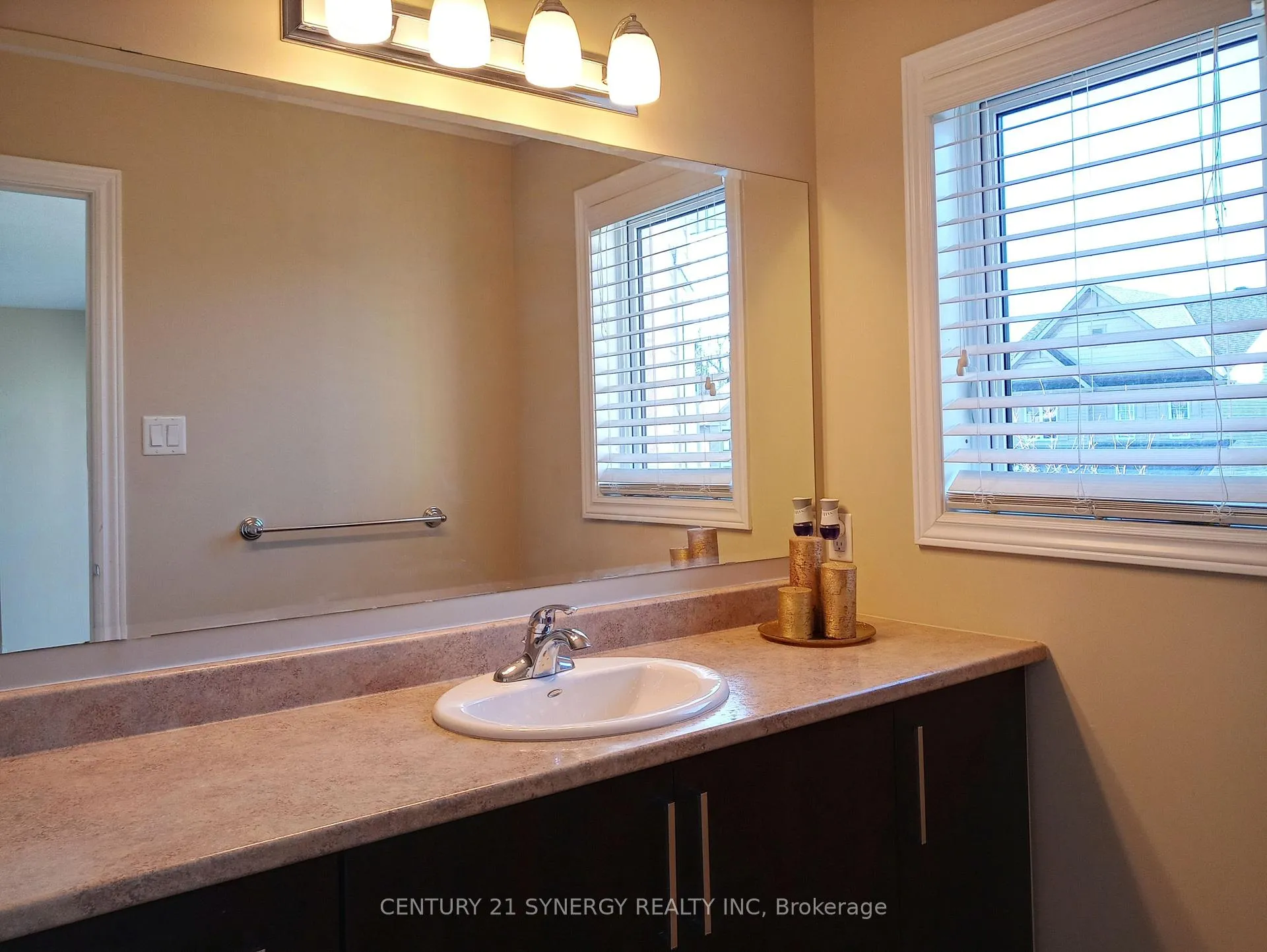 Photo 13 of 136 Piazza Circle, Ottawa, Barrhaven - Strandherd — HOMEH