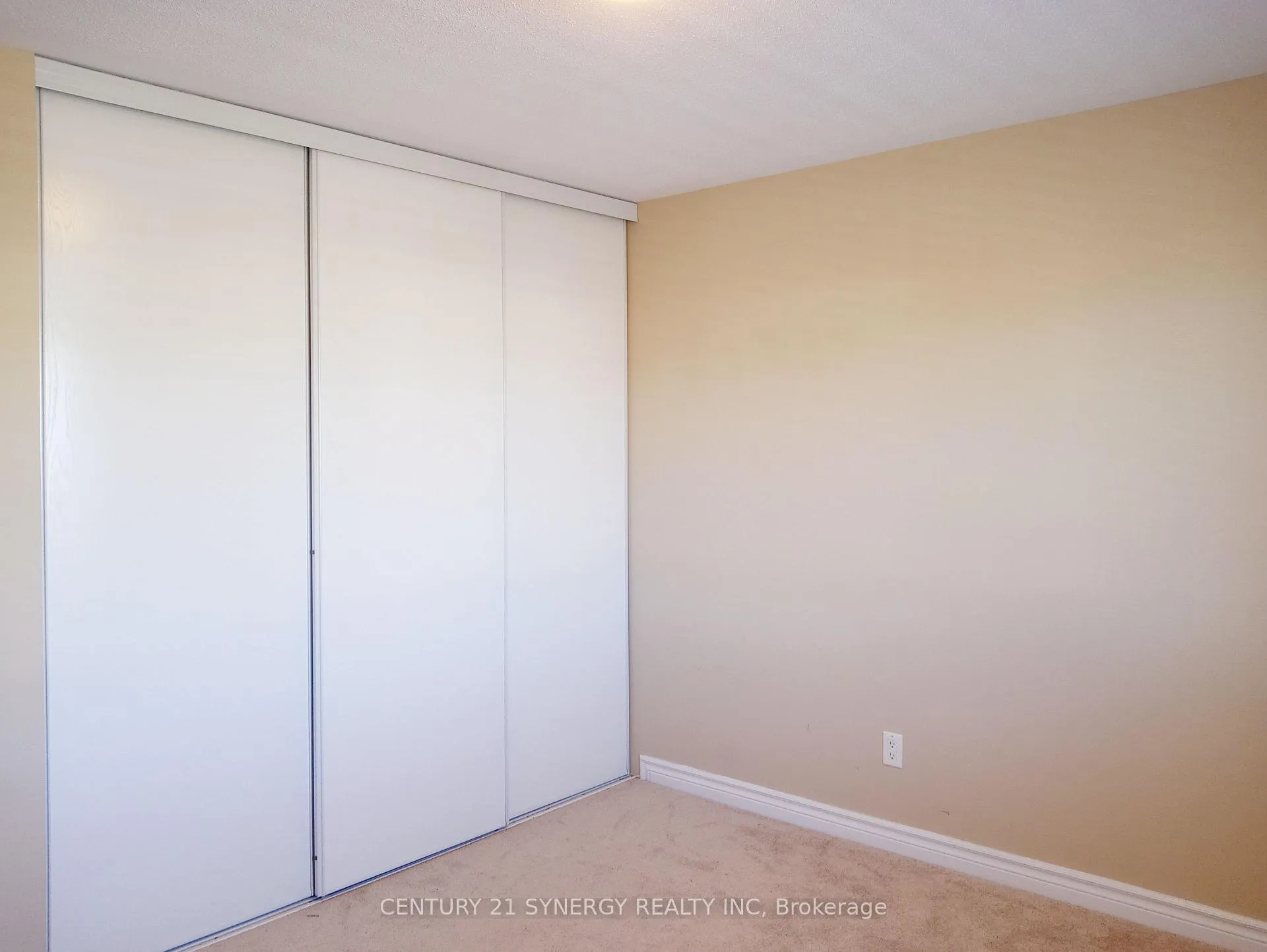 Photo 14 of 136 Piazza Circle, Ottawa, Barrhaven - Strandherd — HOMEH