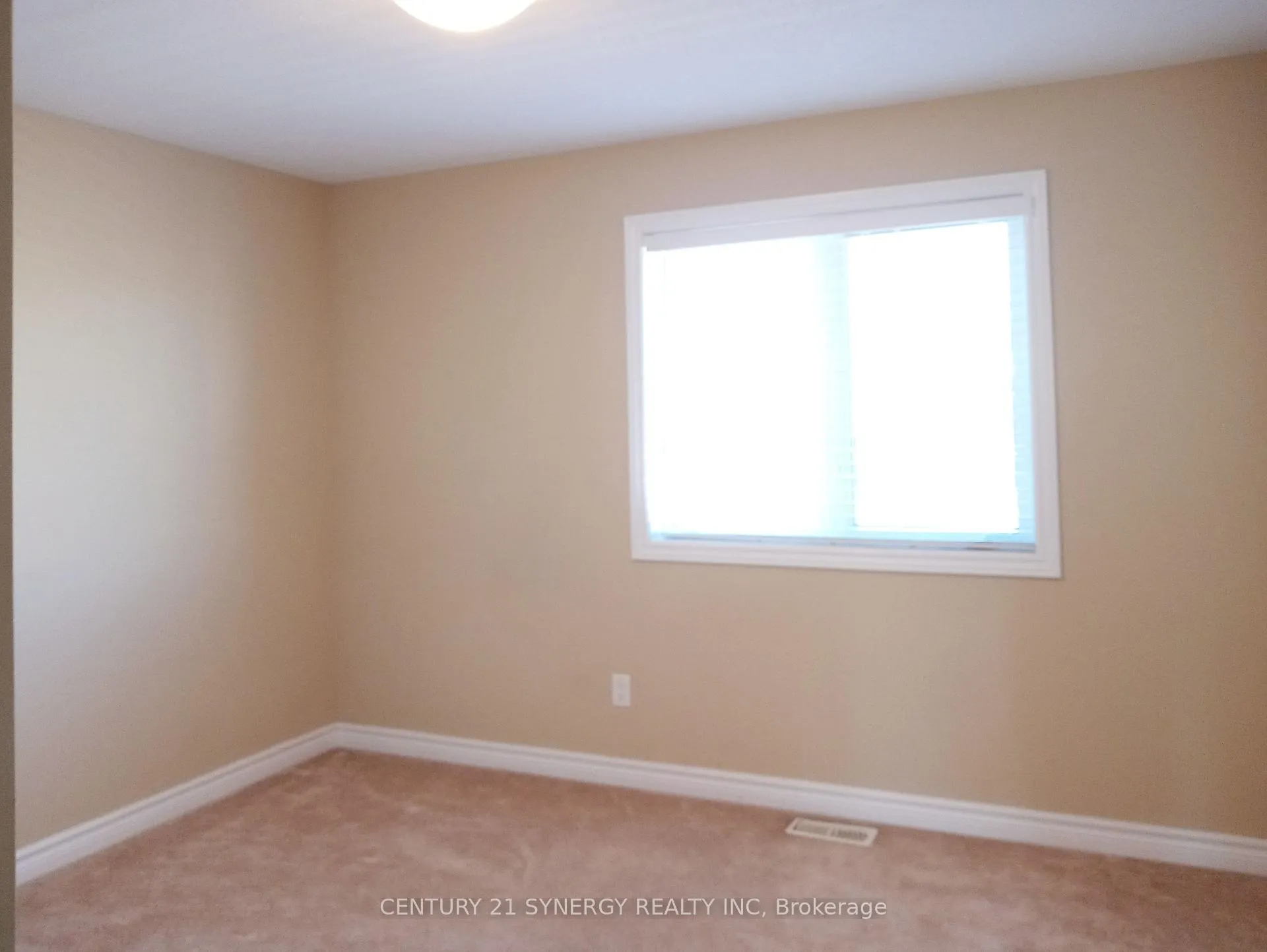 Photo 16 of 136 Piazza Circle, Ottawa, Barrhaven - Strandherd — HOMEH