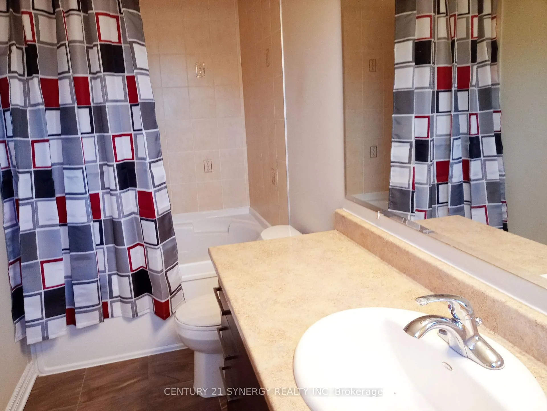 Photo 18 of 136 Piazza Circle, Ottawa, Barrhaven - Strandherd — HOMEH