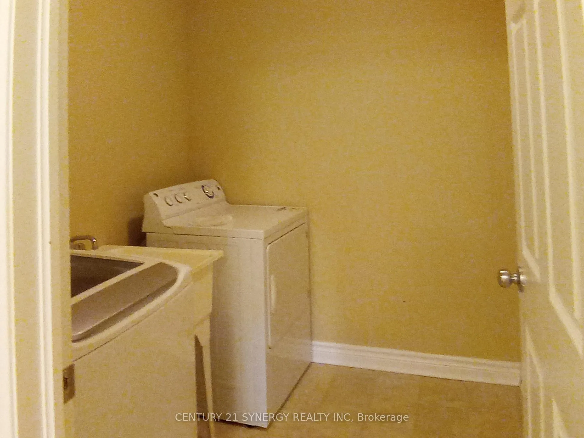 Photo 21 of 136 Piazza Circle, Ottawa, Barrhaven - Strandherd — HOMEH
