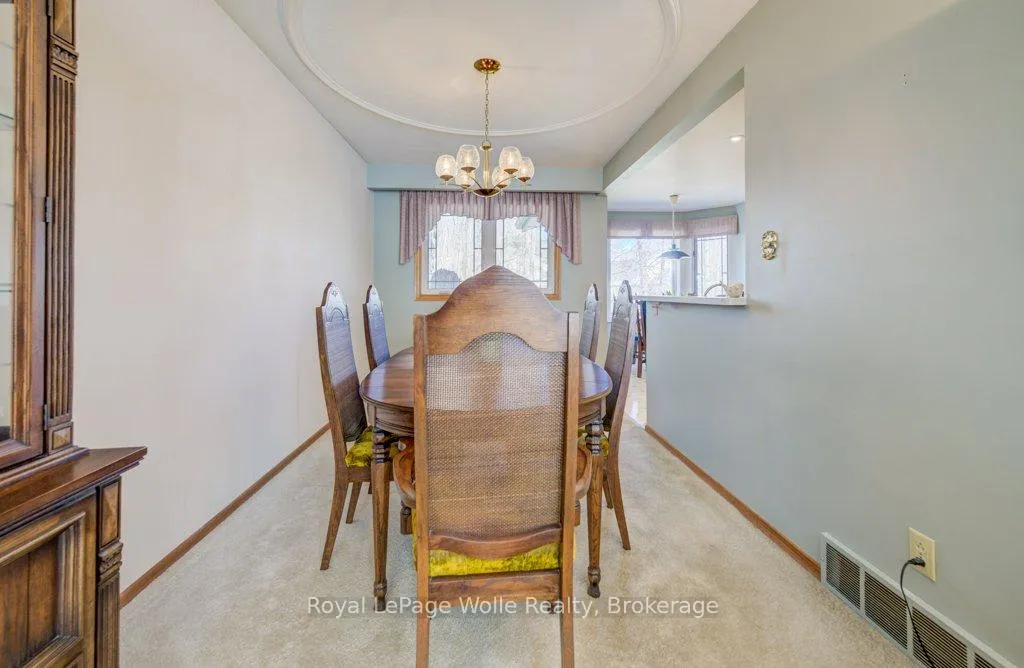 Photo 11 of 564 Glen Manor Boulevard, Waterloo, Lakeshore Village — HOMEH
