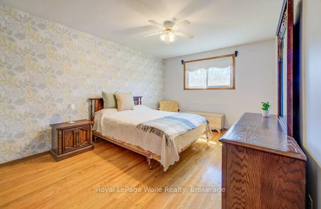 Photo 21 of 564 Glen Manor Boulevard, Waterloo, Lakeshore Village — HOMEH