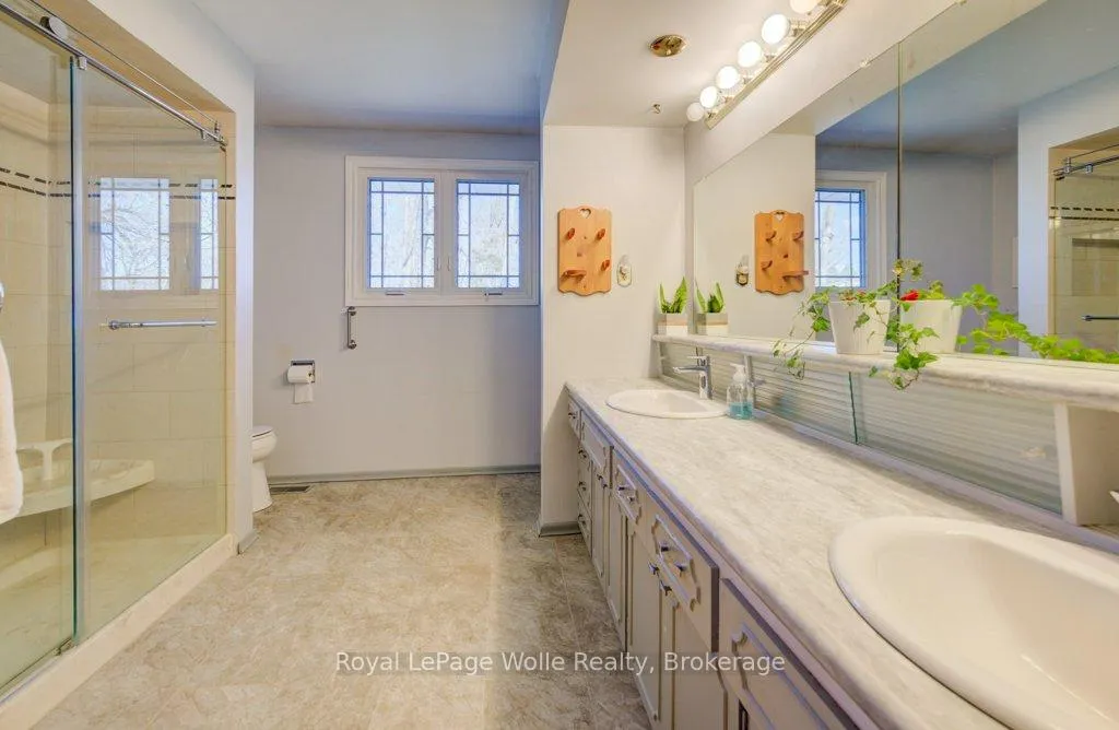 Photo 28 of 564 Glen Manor Boulevard, Waterloo, Lakeshore Village — HOMEH