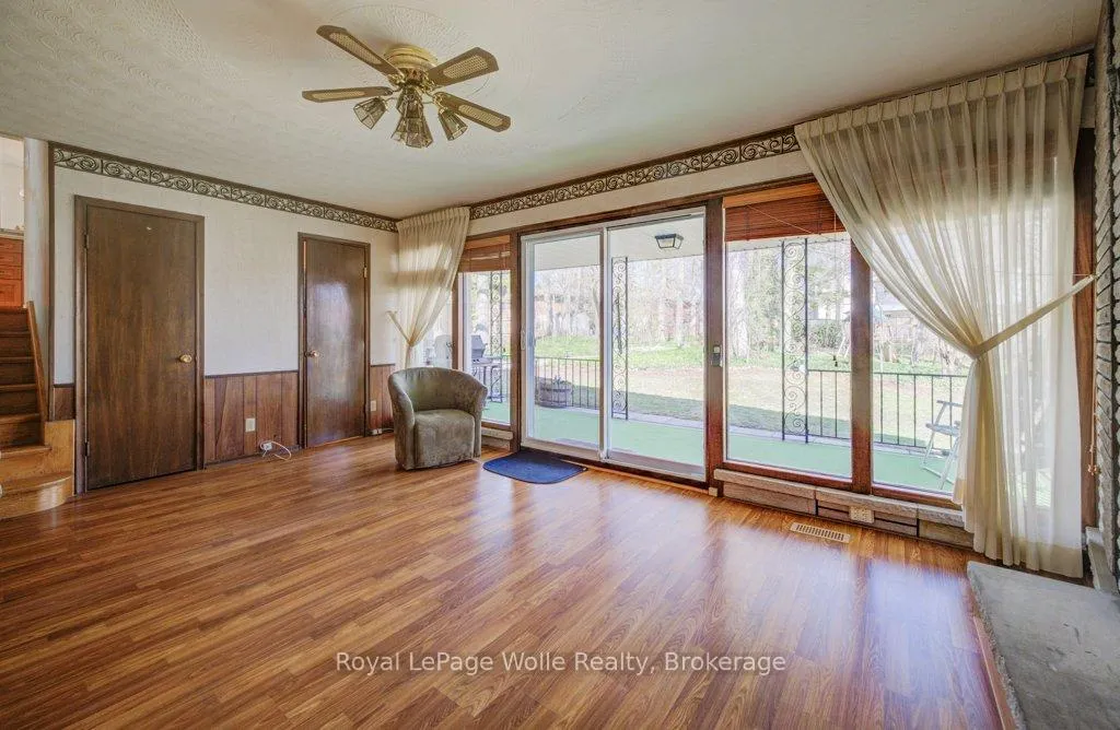 Photo 29 of 564 Glen Manor Boulevard, Waterloo, Lakeshore Village — HOMEH