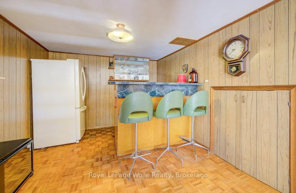 Photo 36 of 564 Glen Manor Boulevard, Waterloo, Lakeshore Village — HOMEH