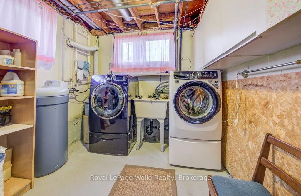 Photo 37 of 564 Glen Manor Boulevard, Waterloo, Lakeshore Village — HOMEH