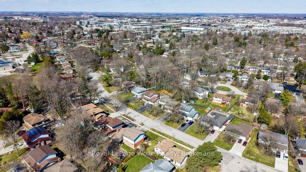 Photo 39 of 564 Glen Manor Boulevard, Waterloo, Lakeshore Village — HOMEH