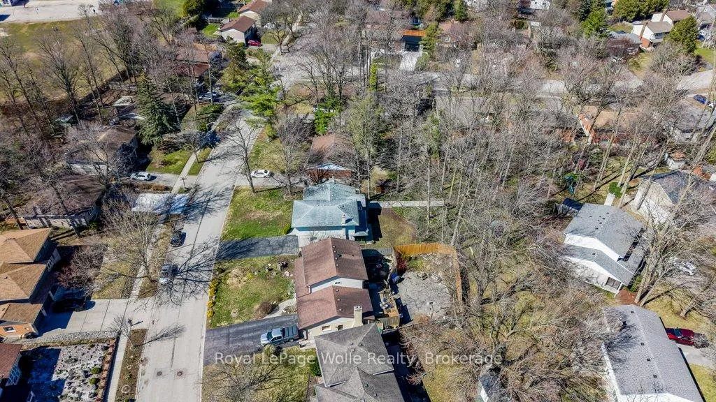 Photo 40 of 564 Glen Manor Boulevard, Waterloo, Lakeshore Village — HOMEH