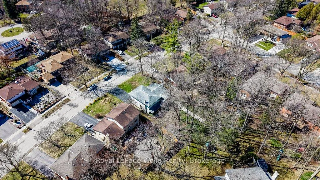 Photo 41 of 564 Glen Manor Boulevard, Waterloo, Lakeshore Village — HOMEH