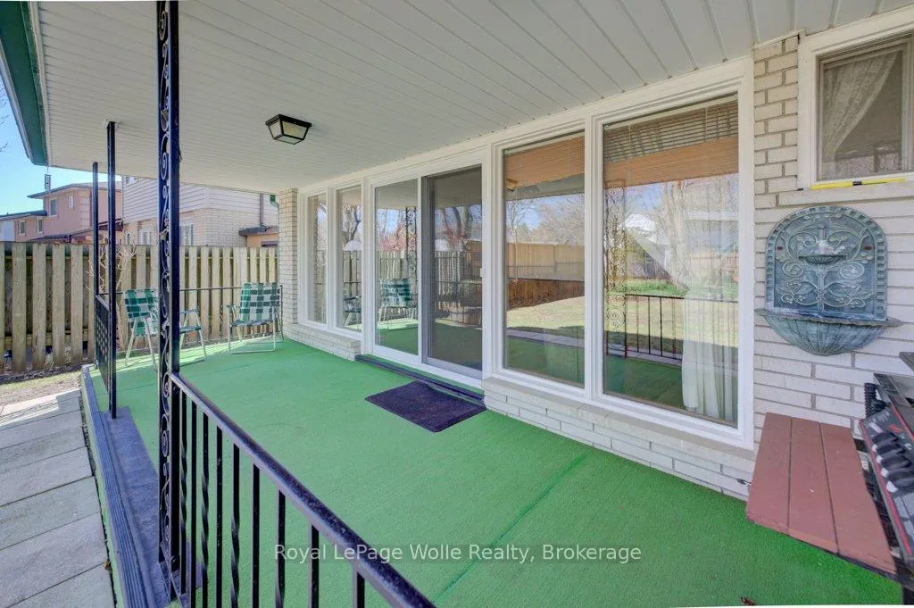 Photo 49 of 564 Glen Manor Boulevard, Waterloo, Lakeshore Village — HOMEH