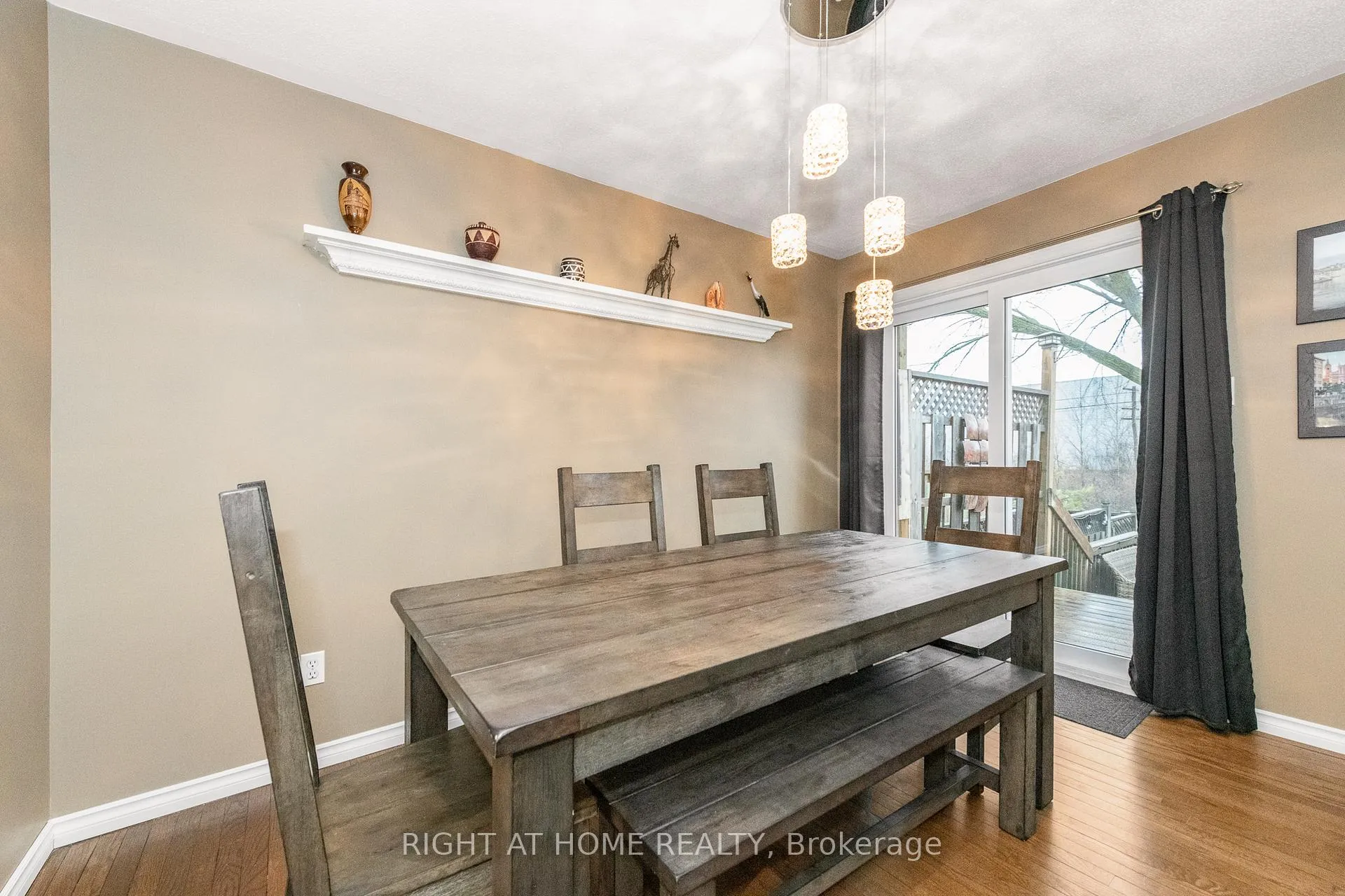 Photo 13 of 2034 P Avenue, Ottawa, Eastway Gardens/Industrial Park — HOMEH