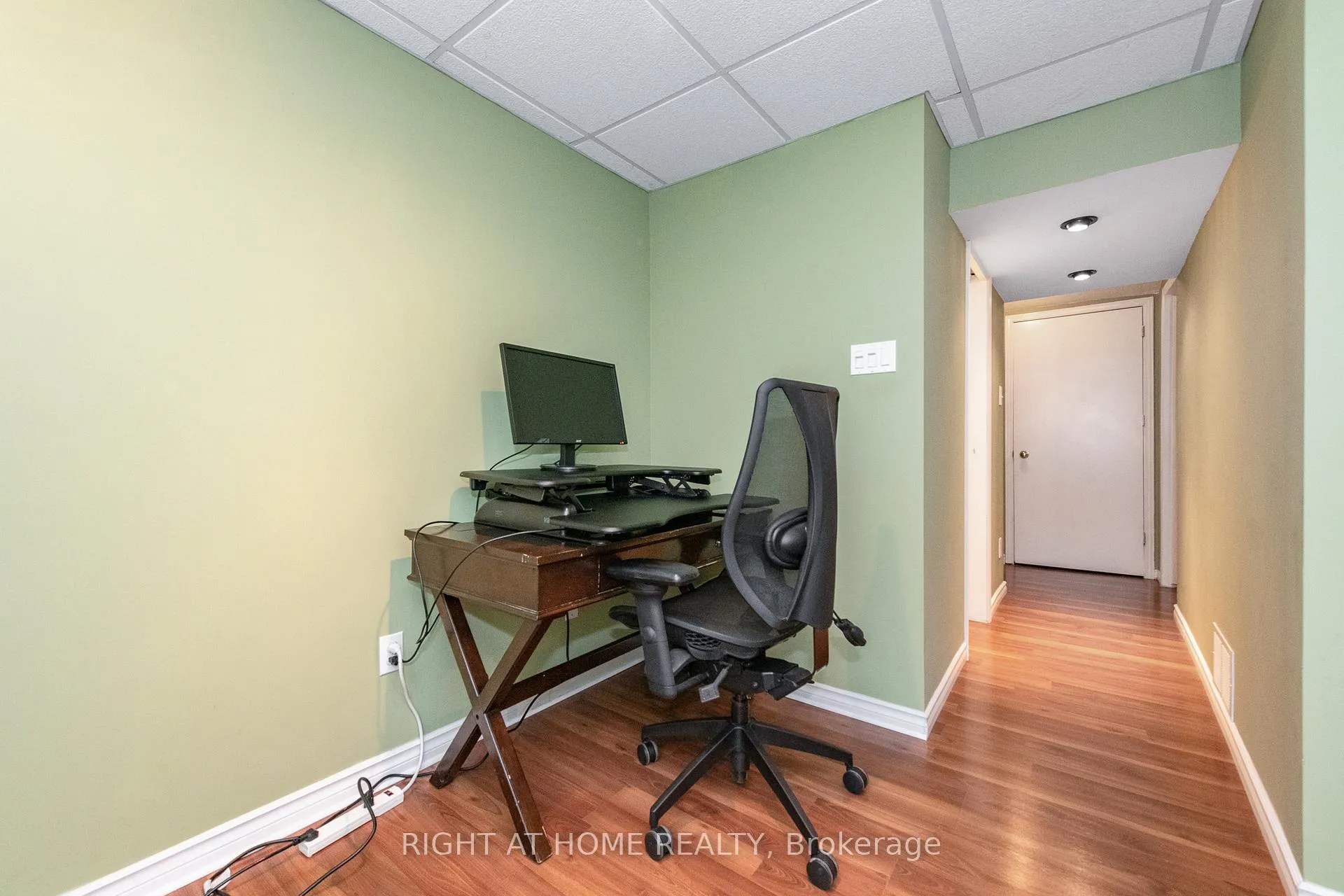 Photo 26 of 2034 P Avenue, Ottawa, Eastway Gardens/Industrial Park — HOMEH