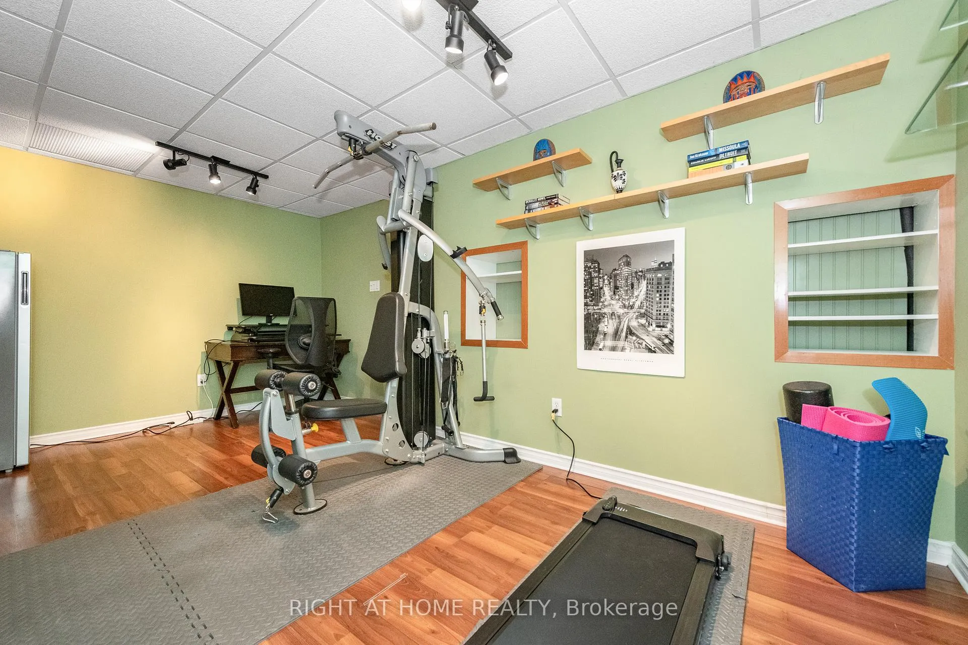 Photo 28 of 2034 P Avenue, Ottawa, Eastway Gardens/Industrial Park — HOMEH
