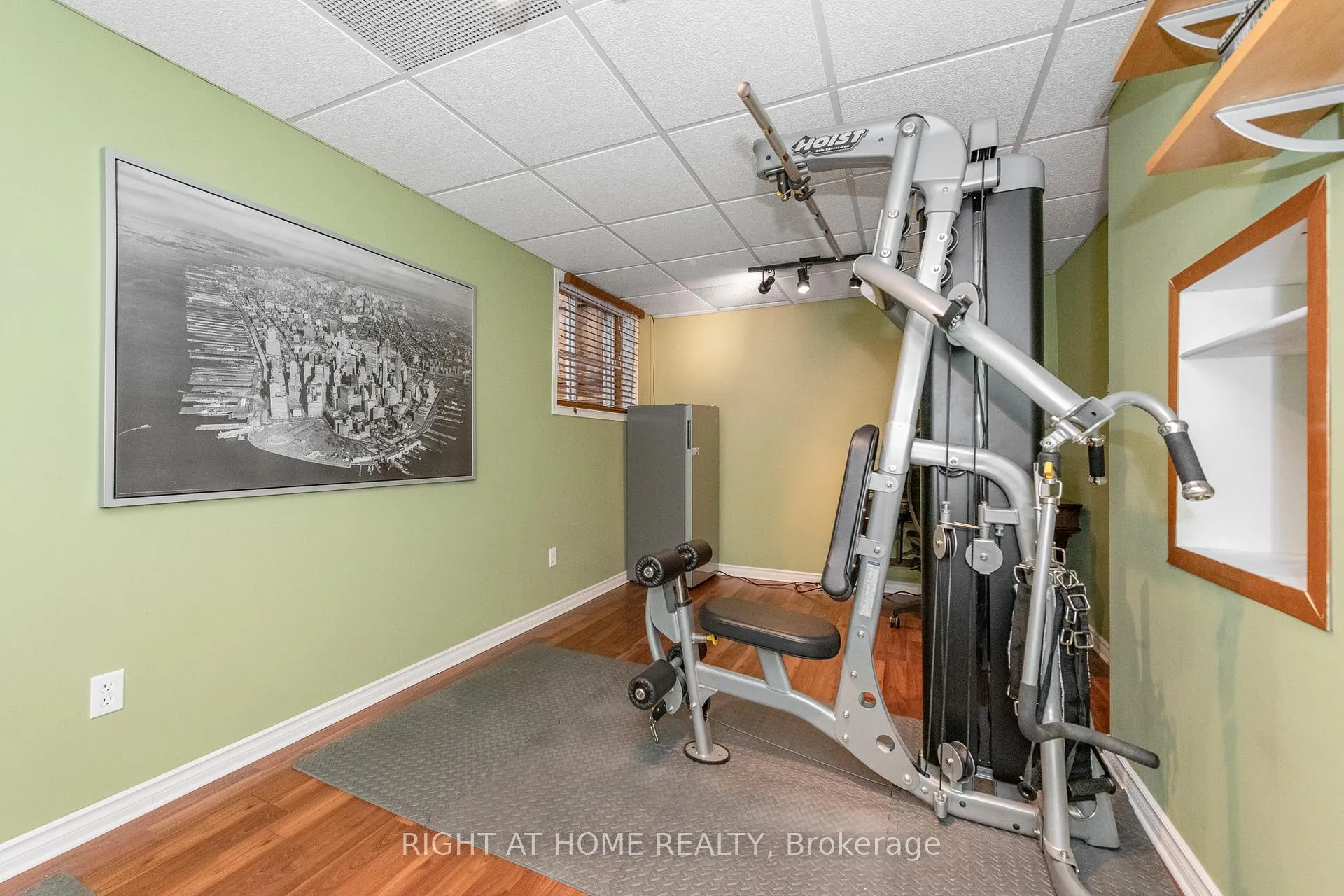 Photo 29 of 2034 P Avenue, Ottawa, Eastway Gardens/Industrial Park — HOMEH