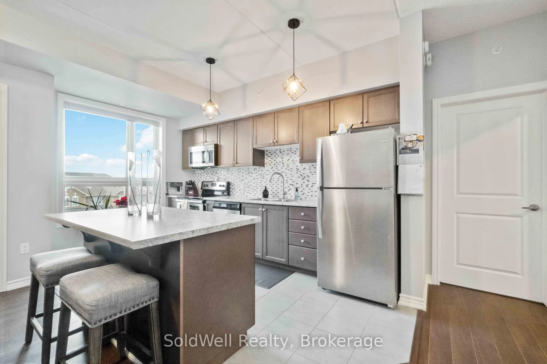 Photo 6 of Unit 309, 650 Sauve Street, Milton, Beaty — HOMEH