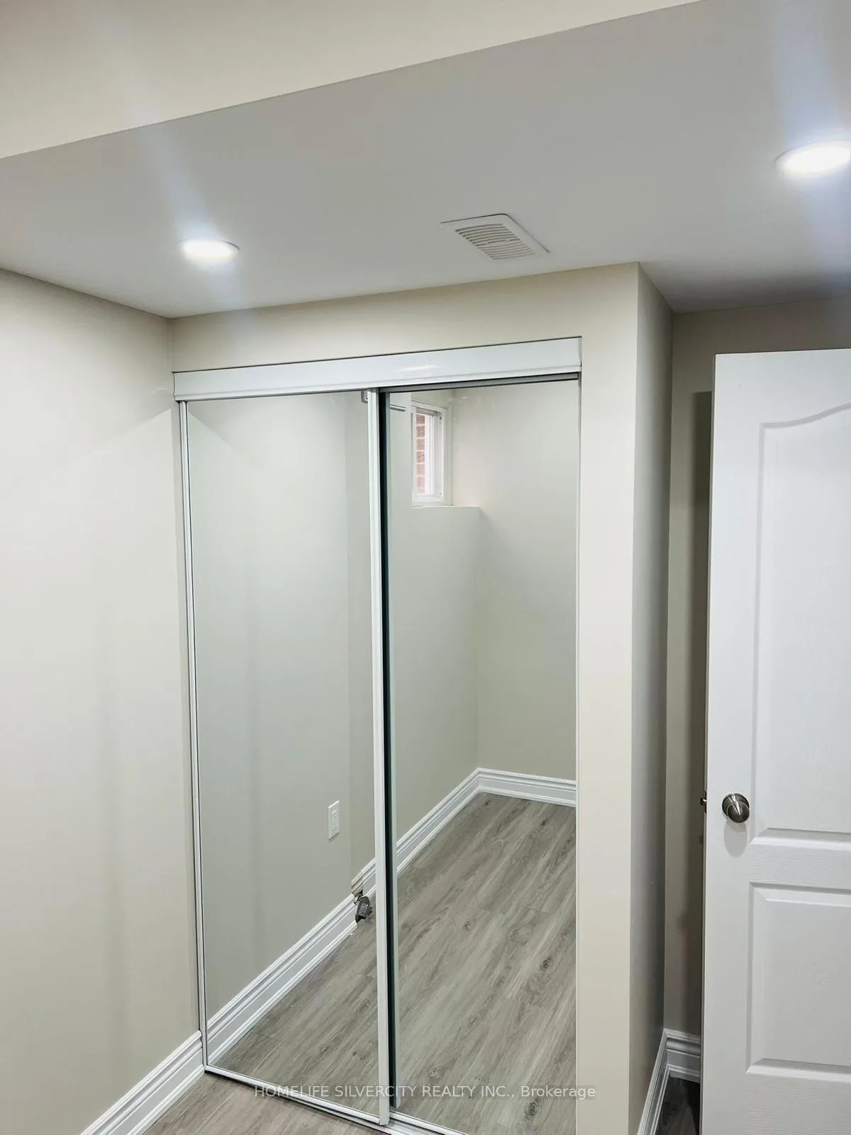 Photo 13 of 21 Ashford Court, Brampton, Brampton North — HOMEH