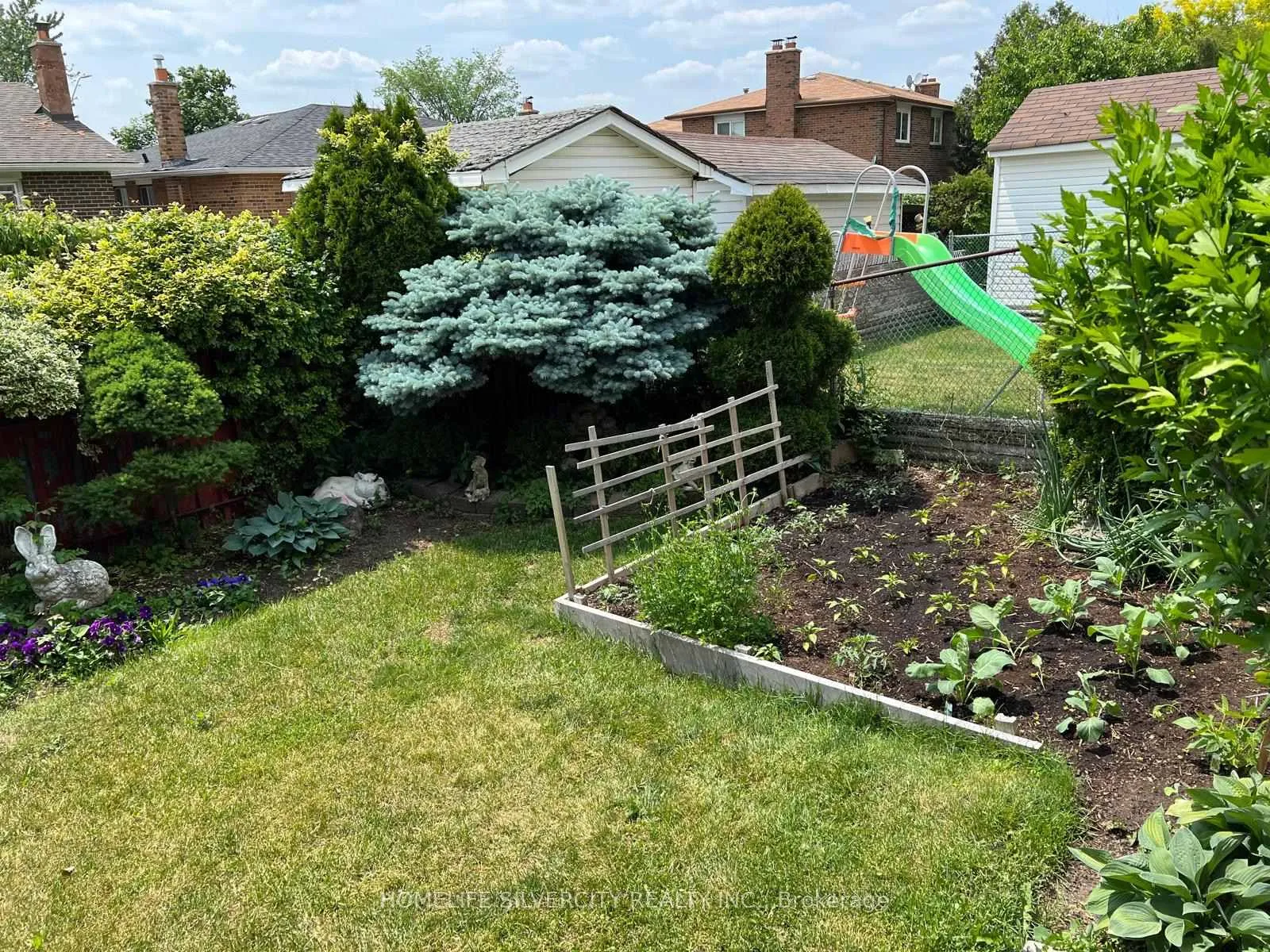 Photo 20 of 21 Ashford Court, Brampton, Brampton North — HOMEH