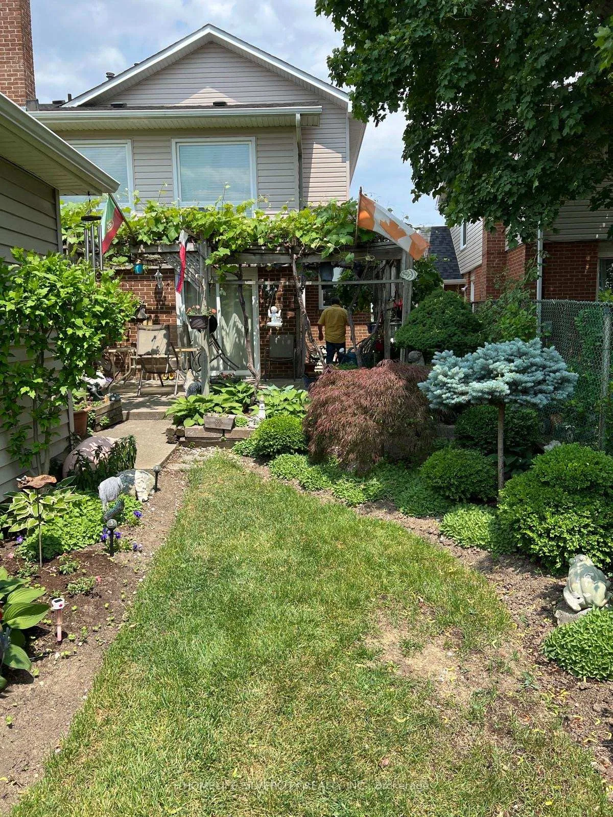 Photo 22 of 21 Ashford Court, Brampton, Brampton North — HOMEH