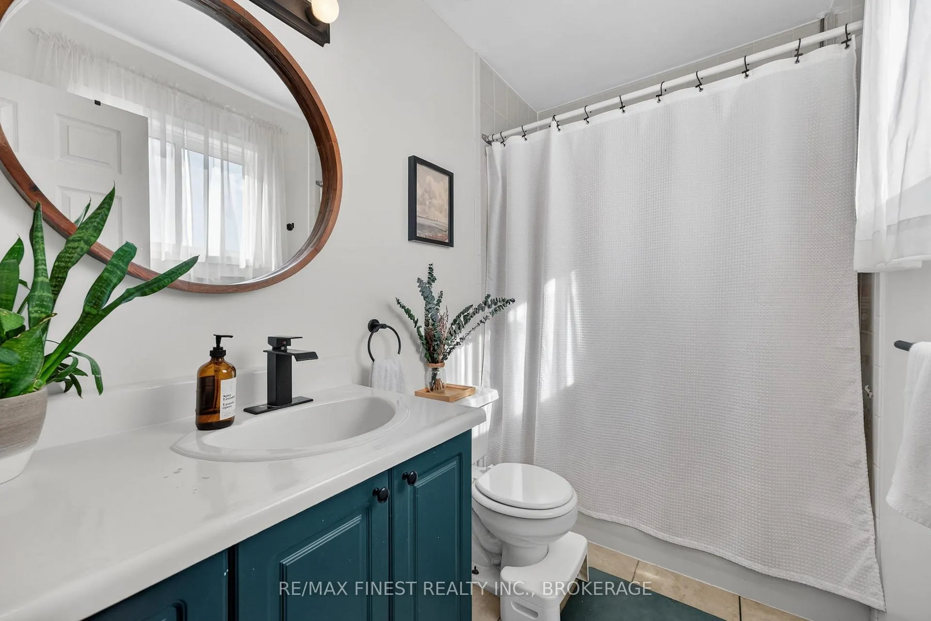 Photo 15 of 907 Warburton Crescent, Kingston, East Gardiners Rd — HOMEH