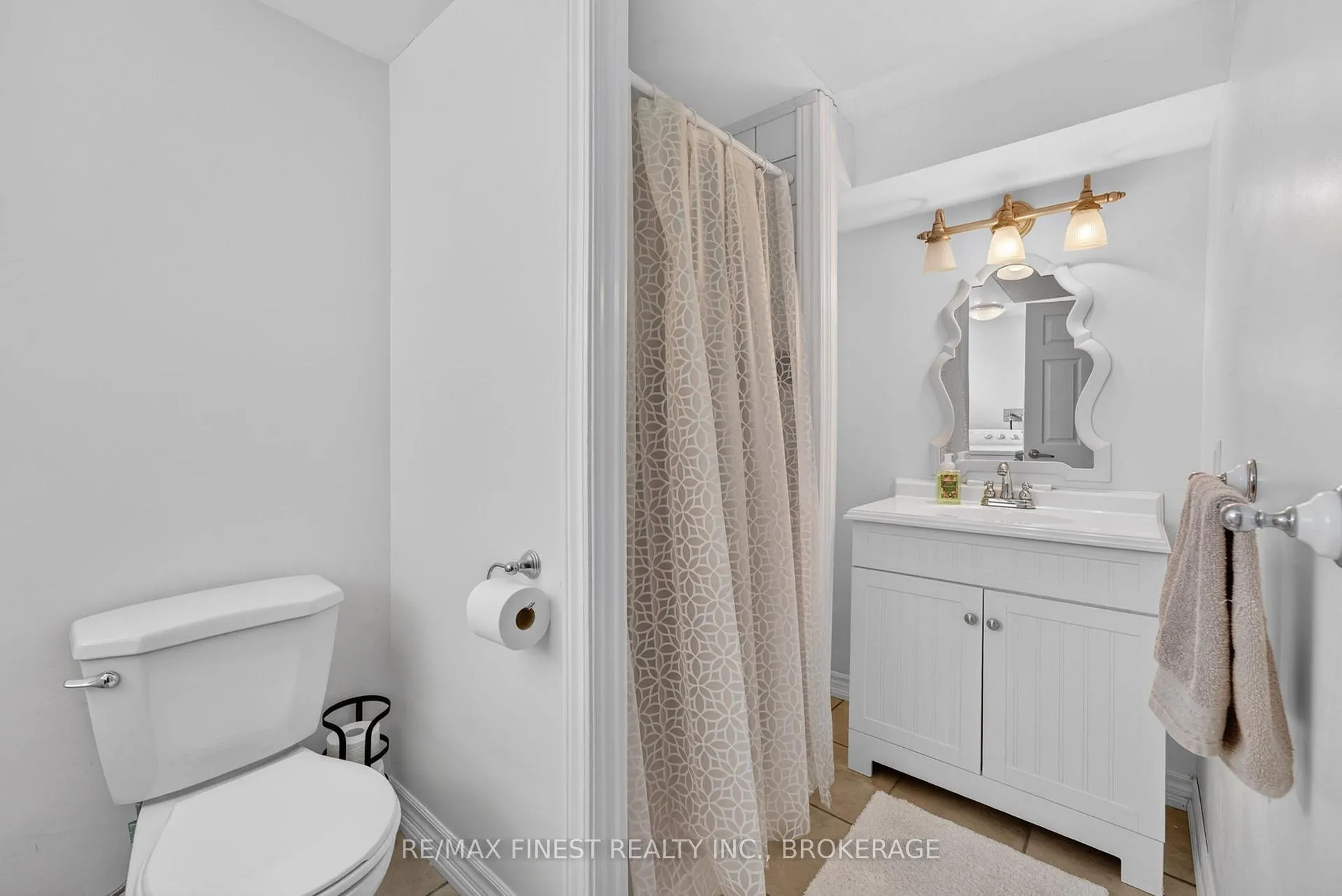 Photo 20 of 907 Warburton Crescent, Kingston, East Gardiners Rd — HOMEH