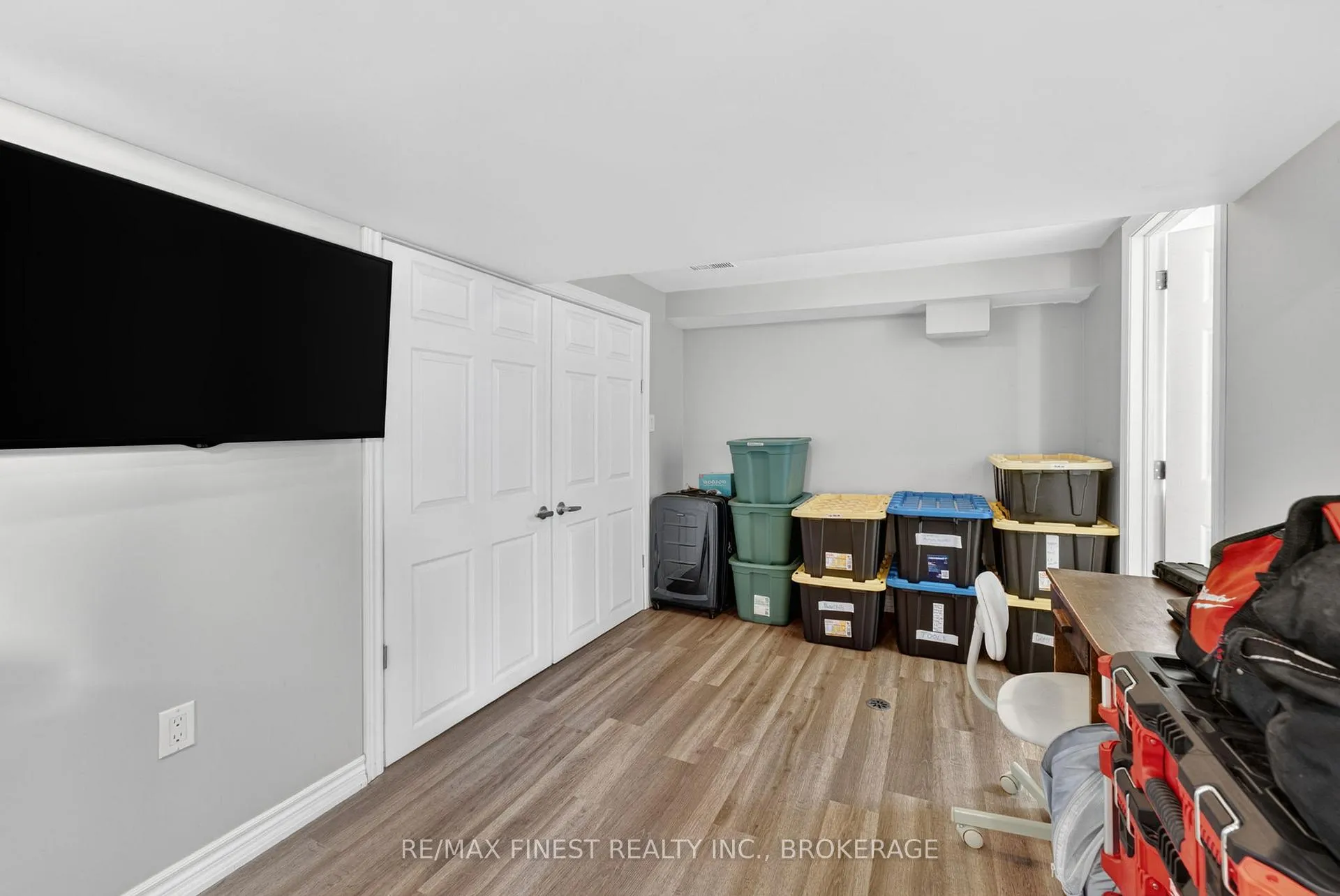 Photo 23 of 907 Warburton Crescent, Kingston, East Gardiners Rd — HOMEH