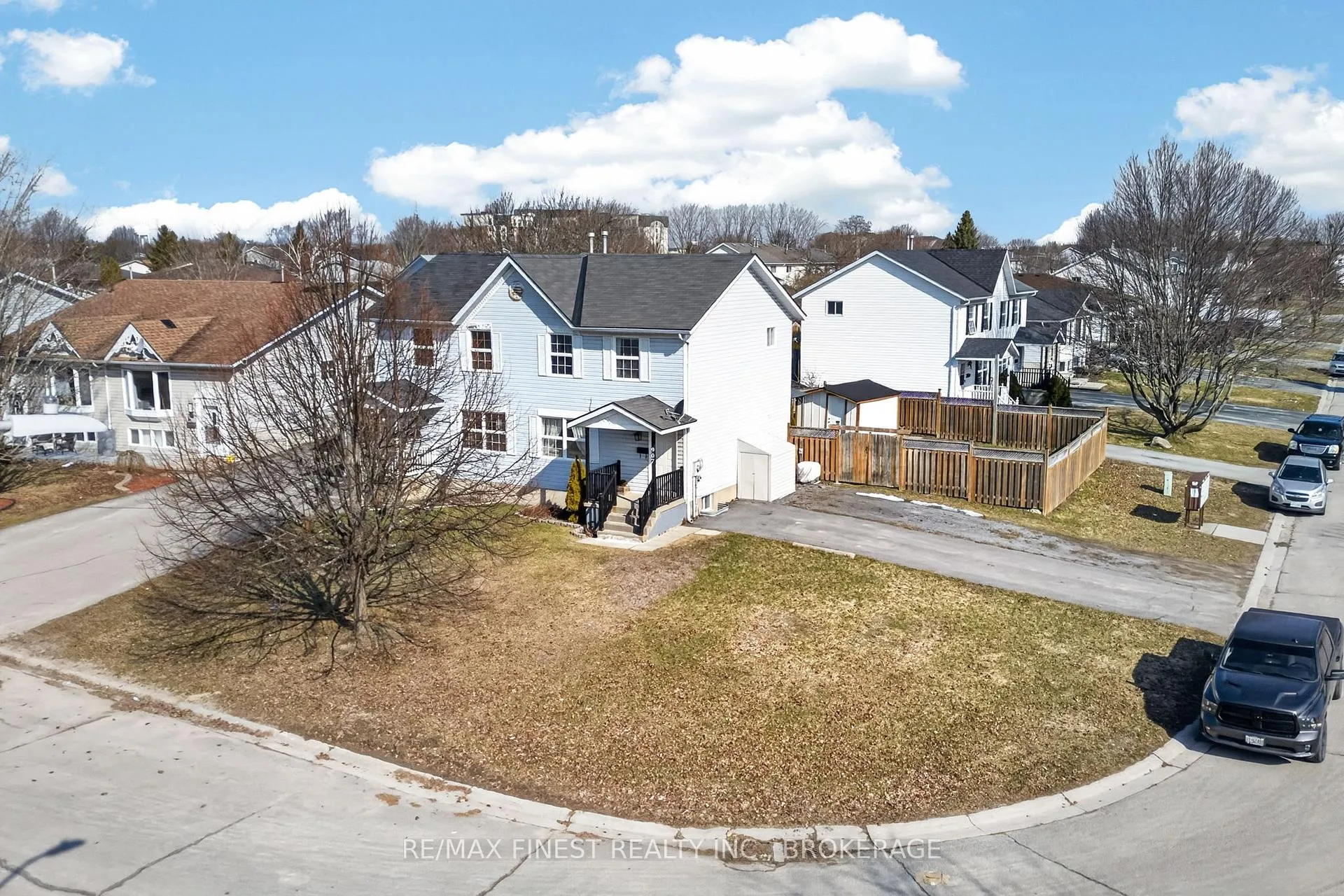 Photo 29 of 907 Warburton Crescent, Kingston, East Gardiners Rd — HOMEH