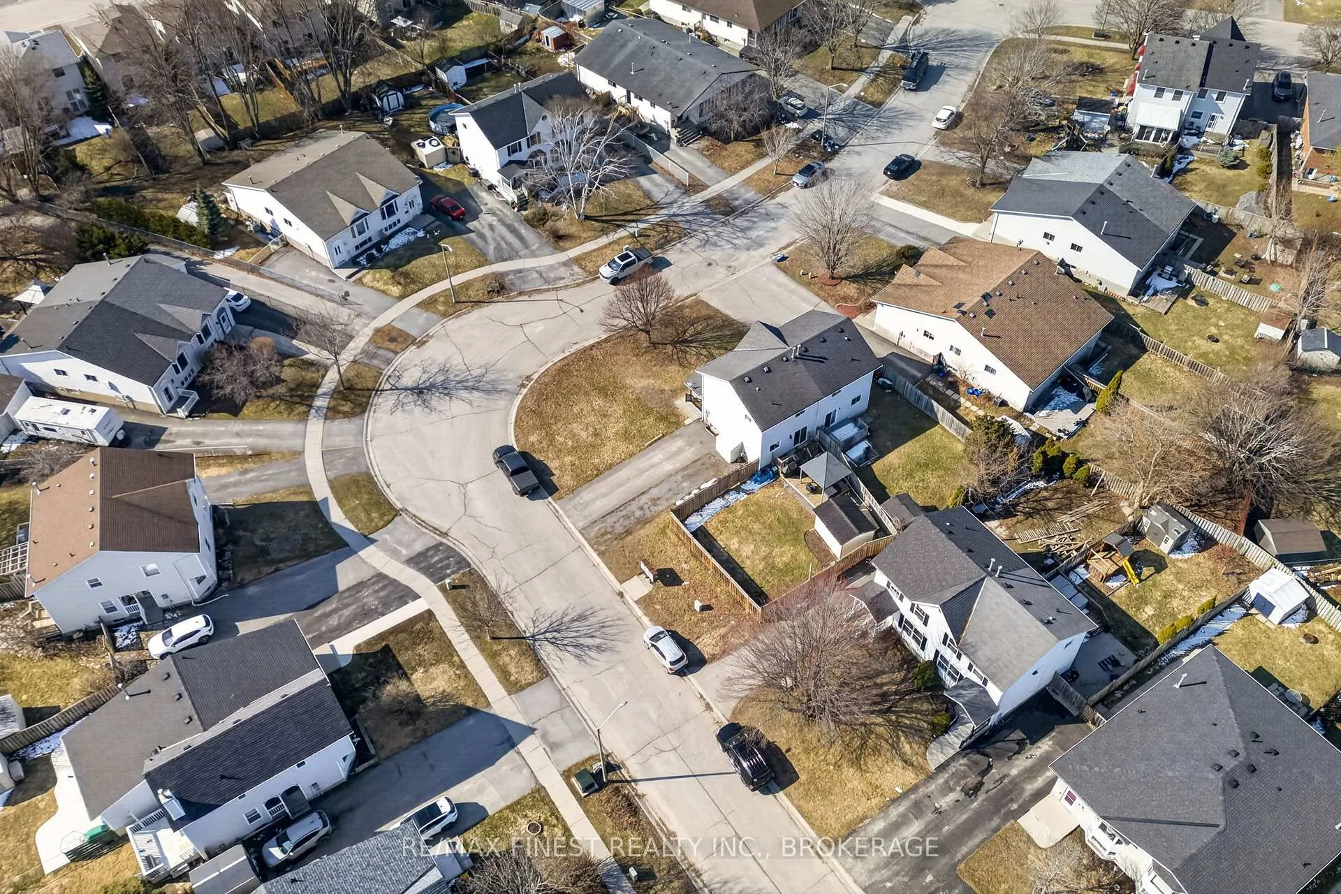 Photo 30 of 907 Warburton Crescent, Kingston, East Gardiners Rd — HOMEH