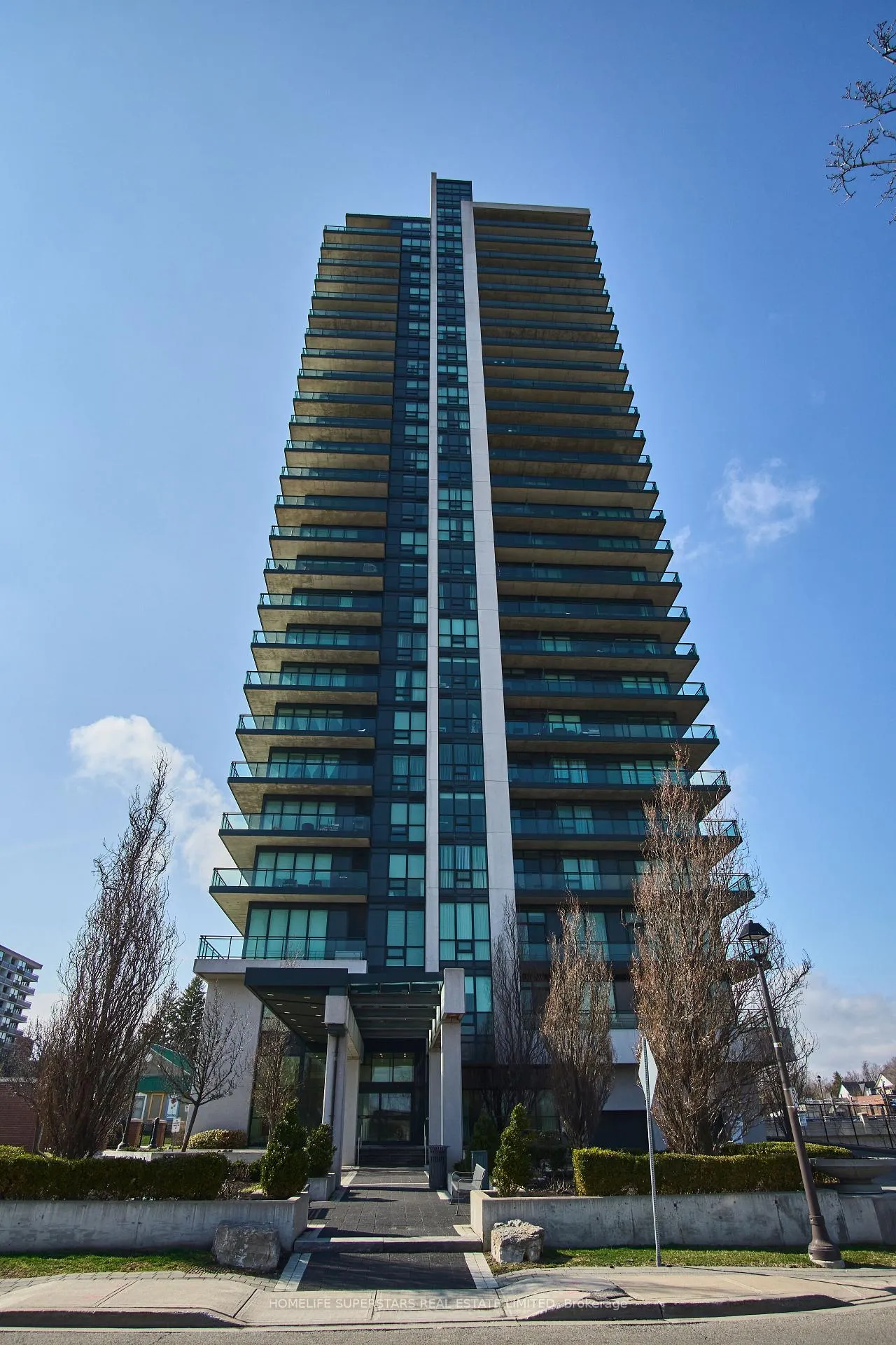 Photo 4 of Unit 509, 100 John Street, Brampton, Downtown Brampton — HOMEH