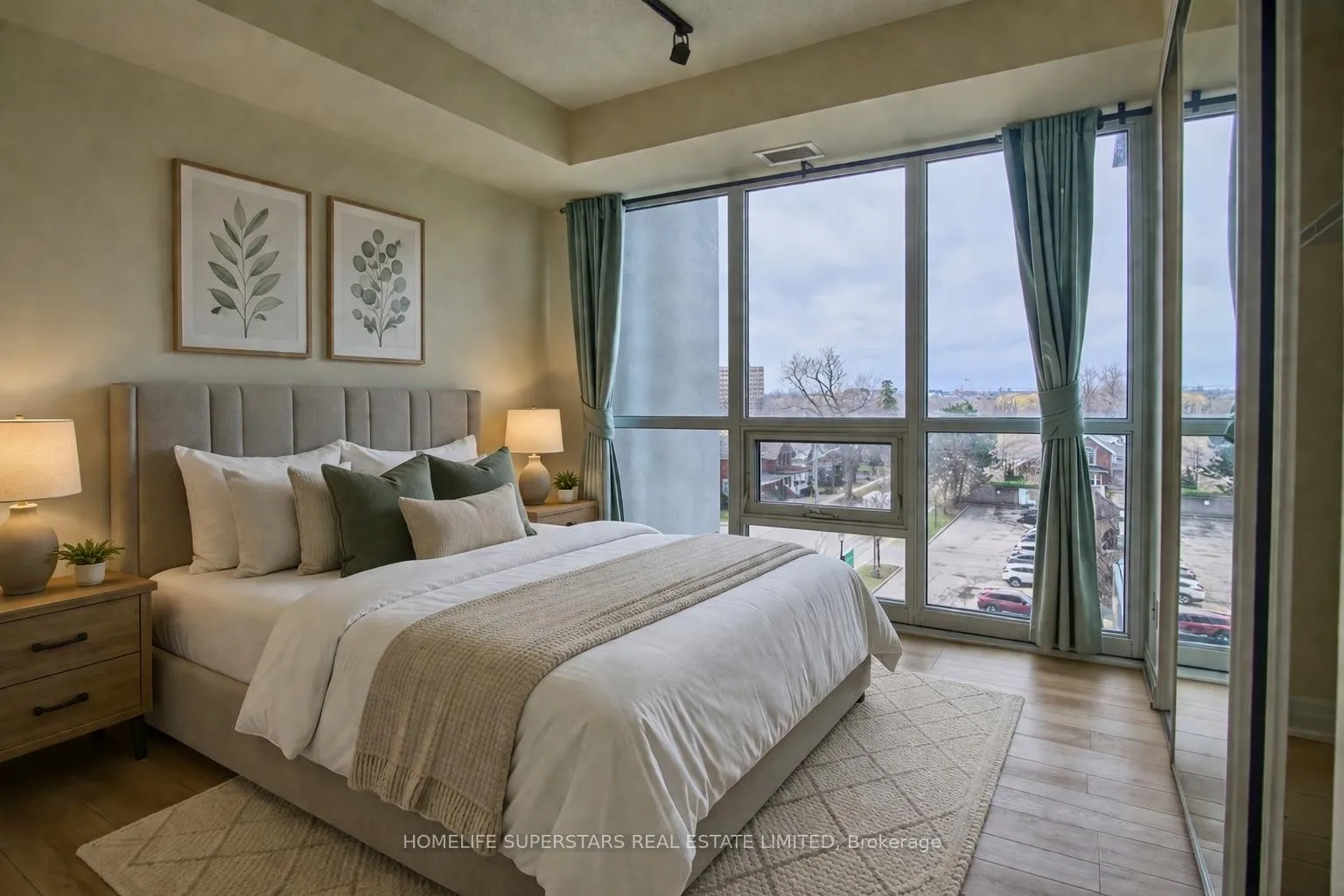 Photo 5 of Unit 509, 100 John Street, Brampton, Downtown Brampton — HOMEH