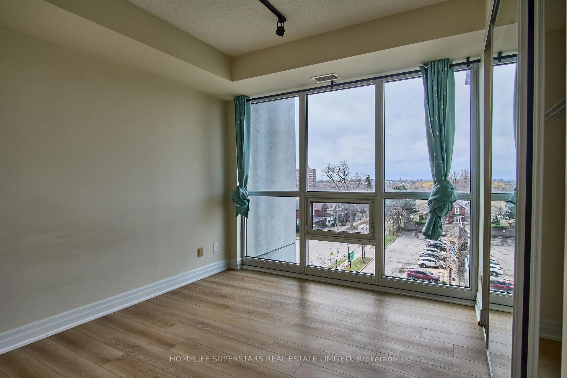Photo 16 of Unit 509, 100 John Street, Brampton, Downtown Brampton — HOMEH