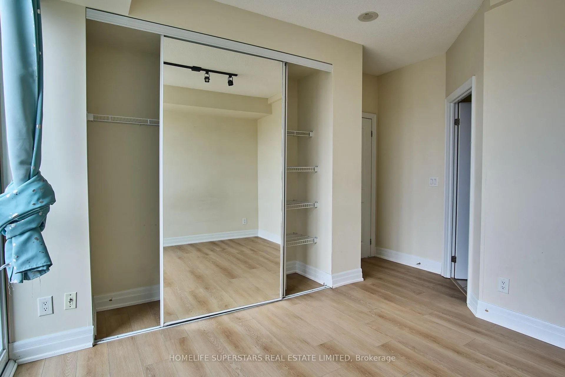 Photo 17 of Unit 509, 100 John Street, Brampton, Downtown Brampton — HOMEH
