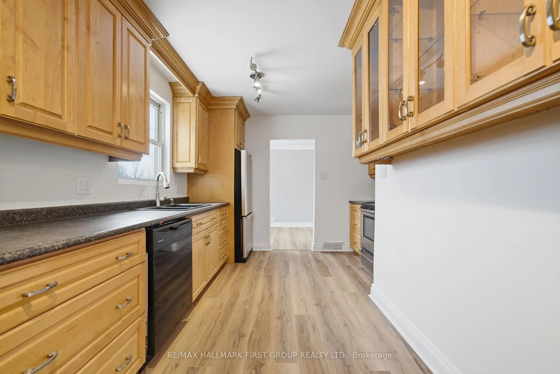 Photo 6 of 16 Sutcliffe Boulevard, Quinte West, Trenton Ward — HOMEH